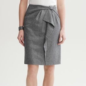 Banana republic wool mini skirt with bow